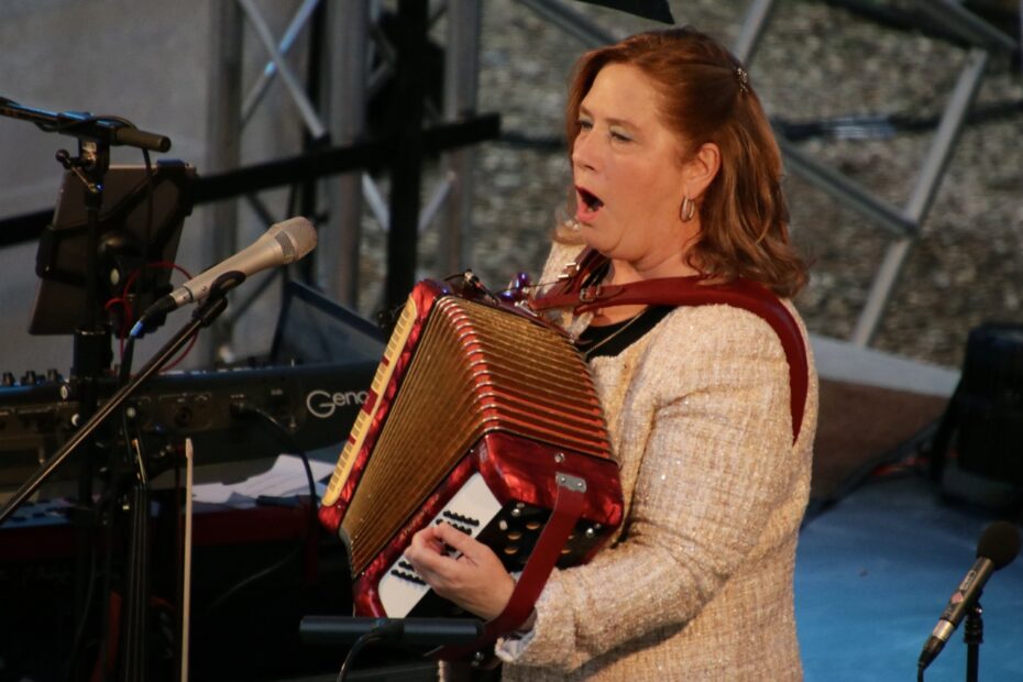 Kathy Kelly in Schloss Marienburg