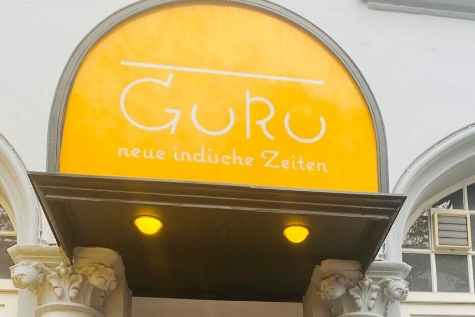Besitzer Gurcharn Dass vor seinem indischen Restaurant in Hannover