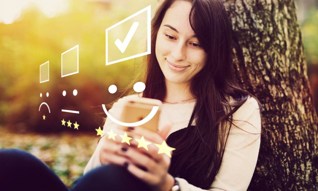 Frau macht eine Nutzerumfrage