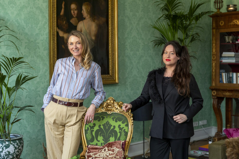 Lage an der Leine mit Lilly Prinzessin zu Sayn-Wittgenstein-Berleburg