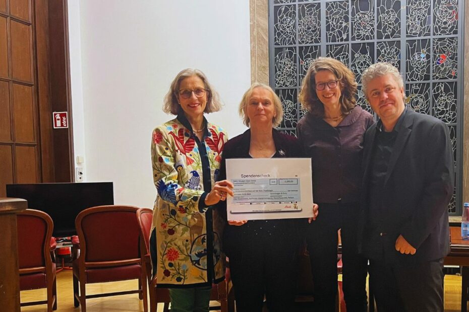 Elke Heidenreich, Leuenhagen & Paris und Pelikan spenden an das Kinderkrankenhaus auf der Bult